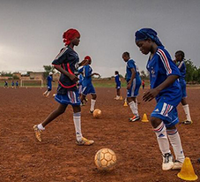 Kindheit im Niger: Pascaline bleibt am Ball