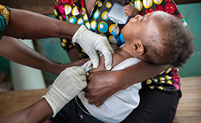 Impfstofftransport und -lieferung: in West- und Zentralafrika laufen die Vorbereitungen auf Hochtouren