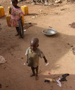 Lesetipp/taz: Humanitäre Krise im Tschad - Flüchtlinge aus Sudan verhungert