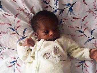 Gabun: Eltern geben ihrem Neugeborenen den Namen des Präsidenten Ali Bongo Ondimba Obame, um der Armut zu entkommen