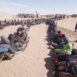 Niger: Ärzte ohne Grenzen fordert Schutz für tausende aus Algerien abgeschobene, in der Wüste ausgesetzte Geflüchtete