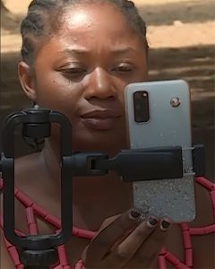 ZDF-Videotipp: TikTokerin aus Nigeria - Mit Sarkasmus gegen Vorurteile