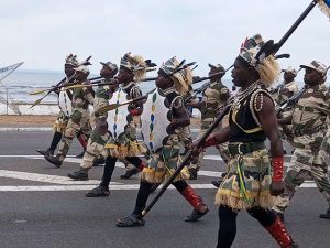 Gabun: Sonderkontingent "Pygmäen" der Republikanischen Garde bei der Nationalfeiertagsparade