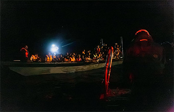 Sogenannte libysche Küstenwache schießt auf Sea-Watch 5!