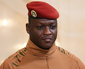 Burkina Faso: Wenn sich ein Autokrat mit fremden Federn schmückt