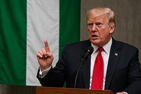 Trump droht Nigeria mit Militärintervention, um „die Christen zu retten“