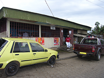 Ein Frauenschicksal aus Gabun: Adieu Marie-Louise, adieu Hühnerrestaurant